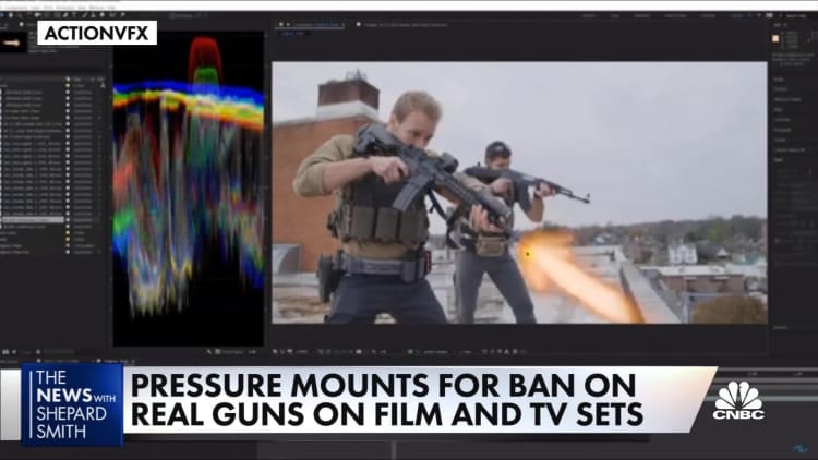 Movement grows to ban real guns from movie sets