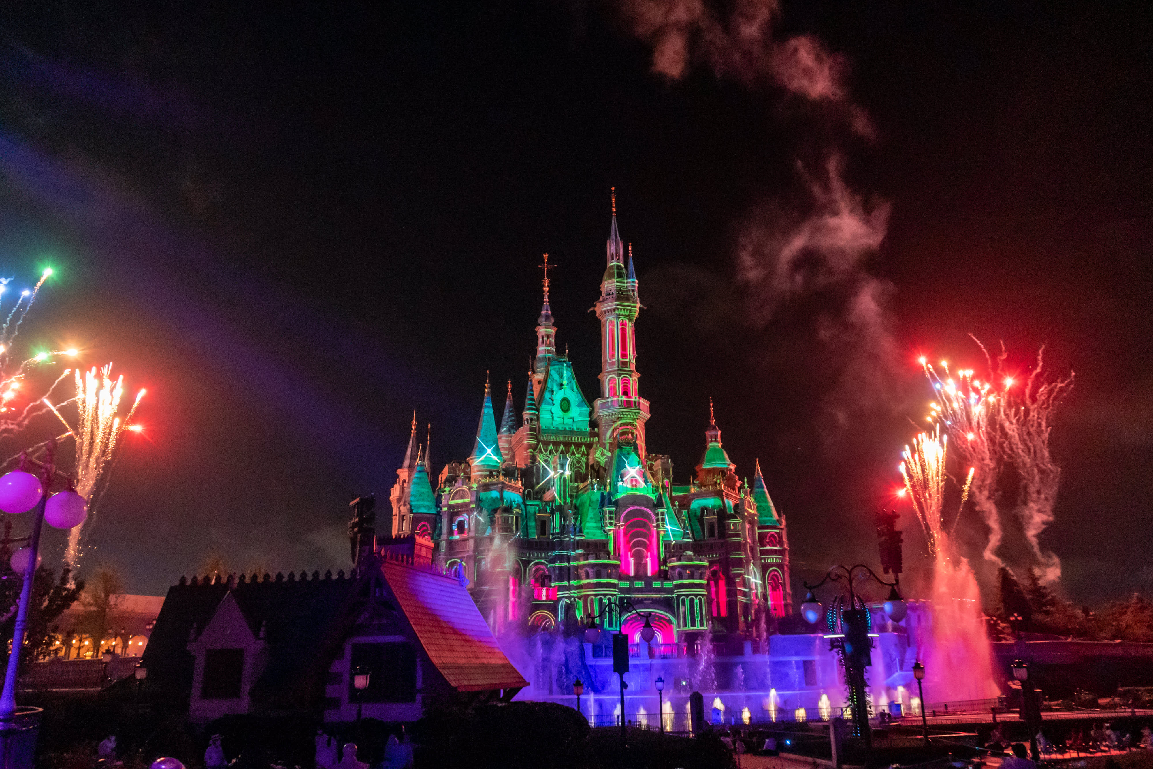 Shanghai Disneyland suspends entry on Halloween, parkgoers required to take Covi..