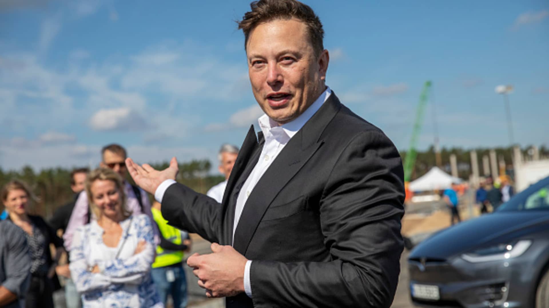 Elon Musk deletes tweets critical of Twitter after weekend barrage