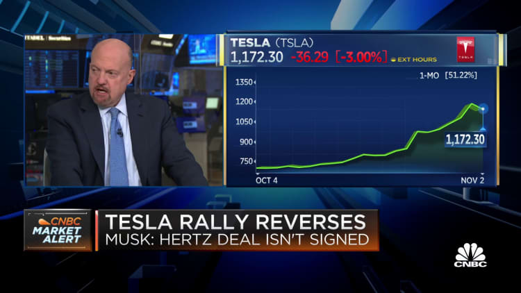 Why Jim Cramer thinks it's 'a mistake' to sell Tesla on dip