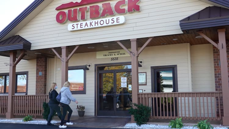 Here's how Outback Steakhouse in Brazil is keeping the brand afloat