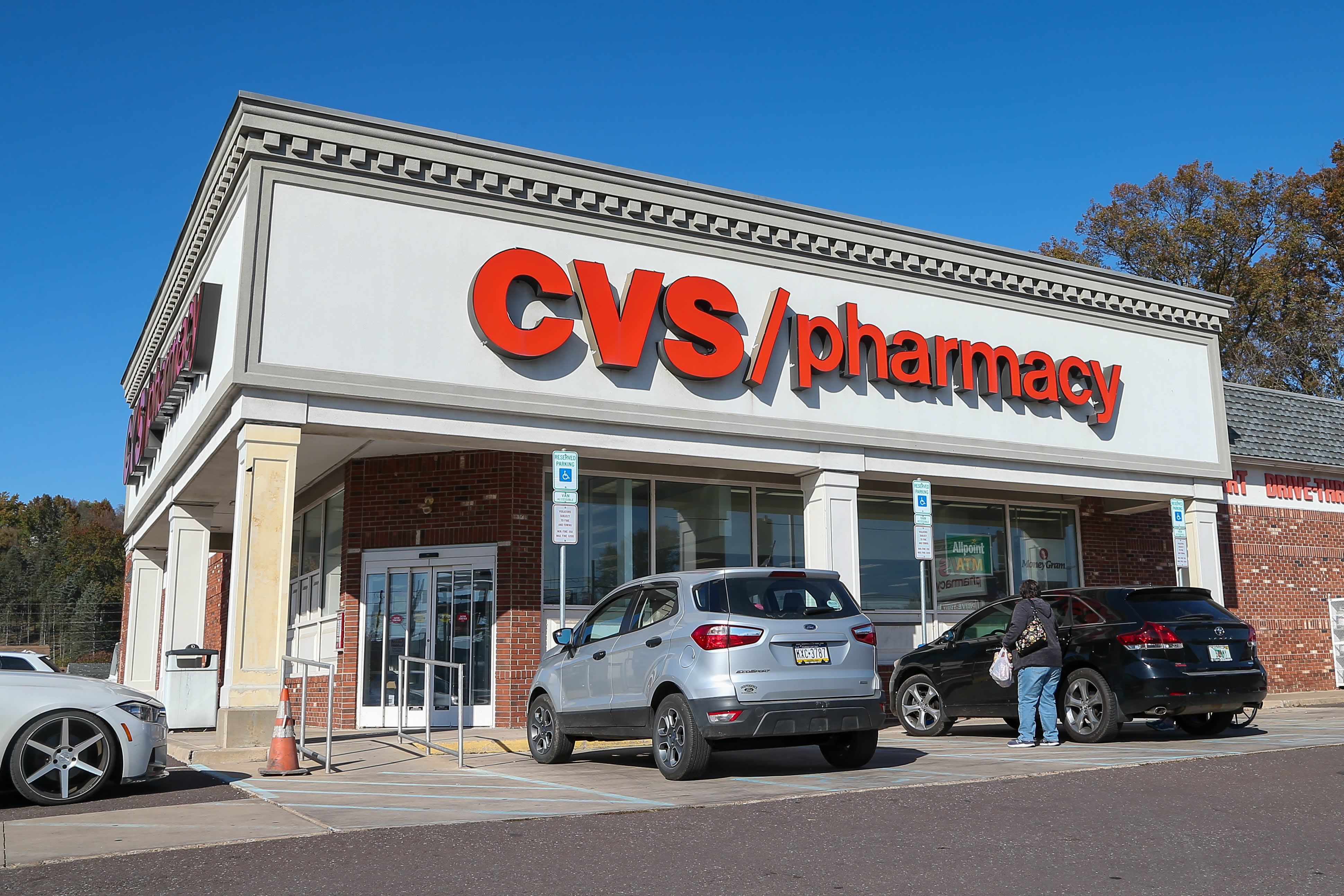 CVS says it expects sales to accelerate as it expands its range of health-care services – CNBC