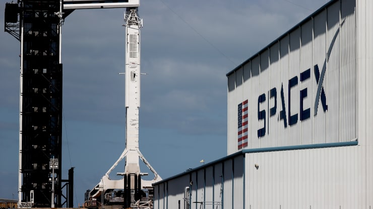 Europe eyes Musk’s SpaceX to replace Russian rockets