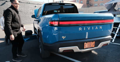 Rivian prepares to go public, but traders bet on two traditional automakers