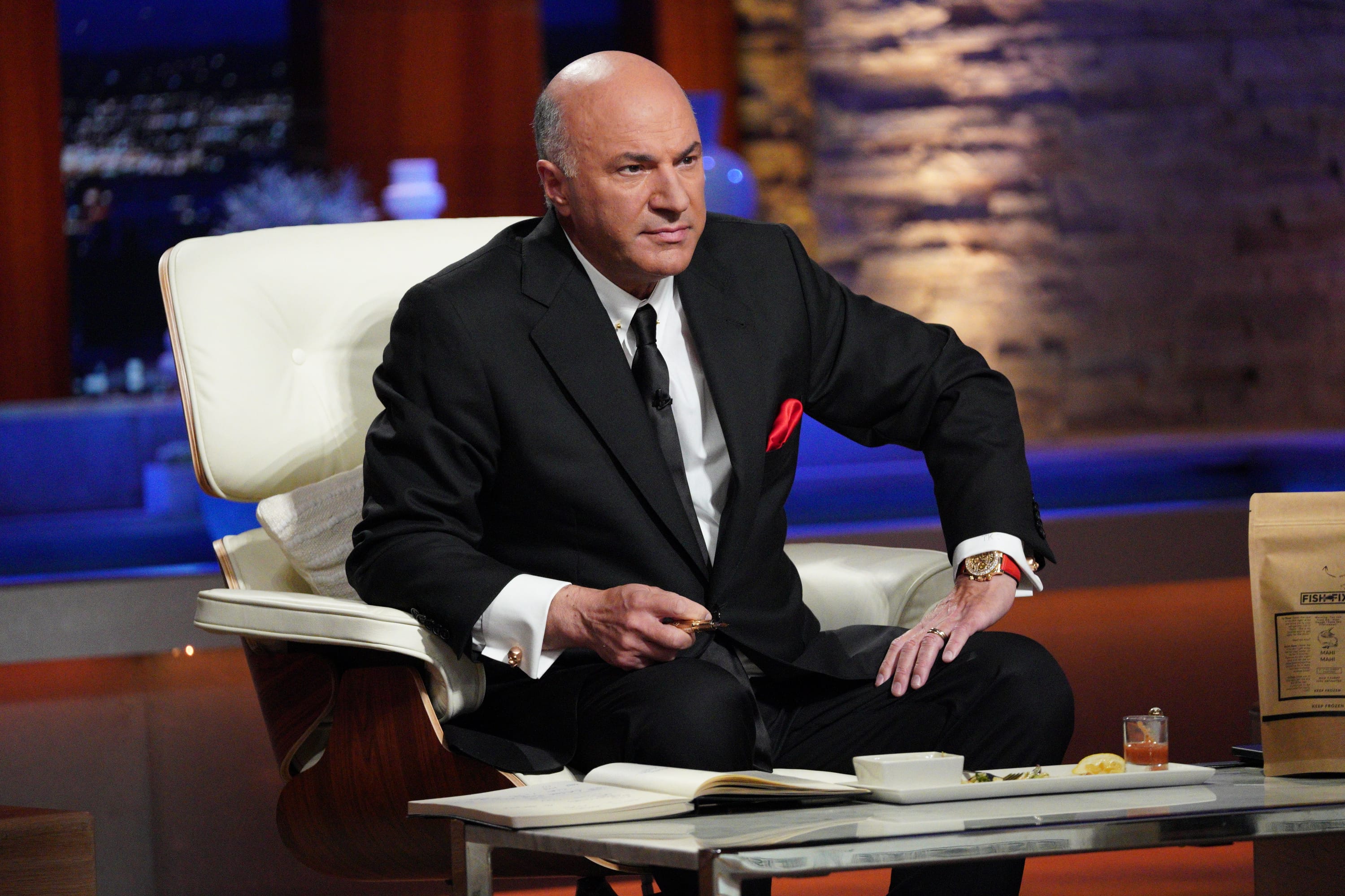 Kevin O'Leary and Le-Glue Strike A Deal on Shark Tank