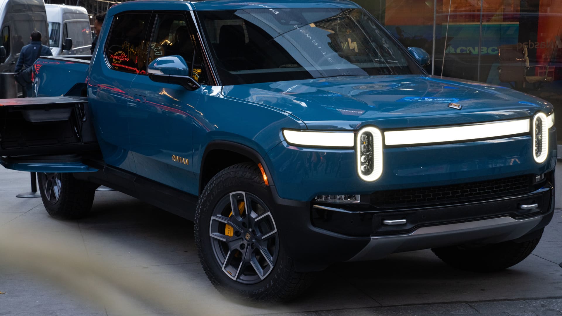 Rivian prices IPO at $78 a share, valuing company at $66.5 billion