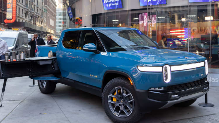 Why can't EV investors ignore Rivian or Apple, according to analysts?