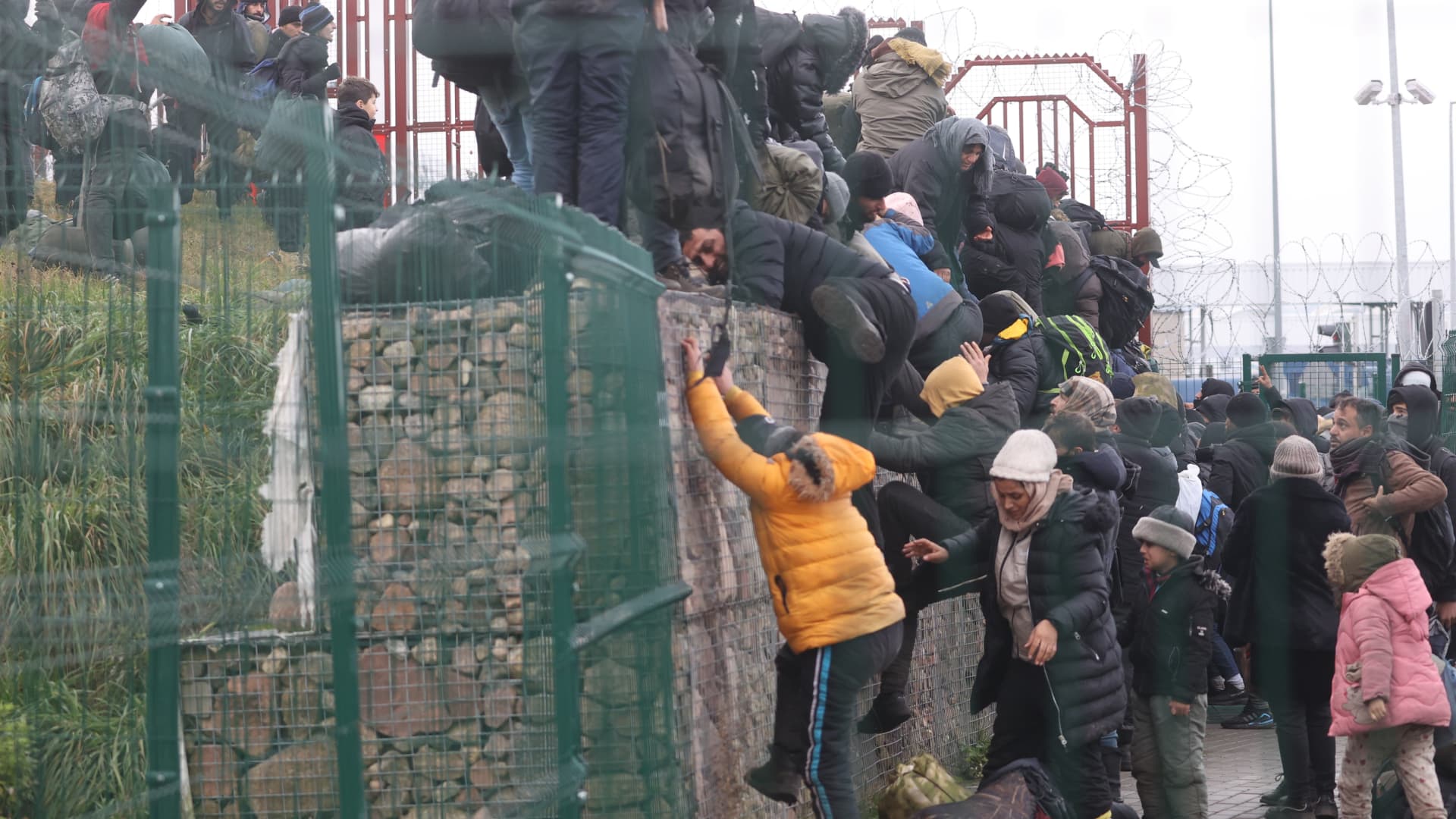 BELARUS, Nov. 12 - Thousands of irregular migrants are facing desperate conditions as they continue waiting at the Polish-Belarusian border, hoping to cross onto EU soil.
