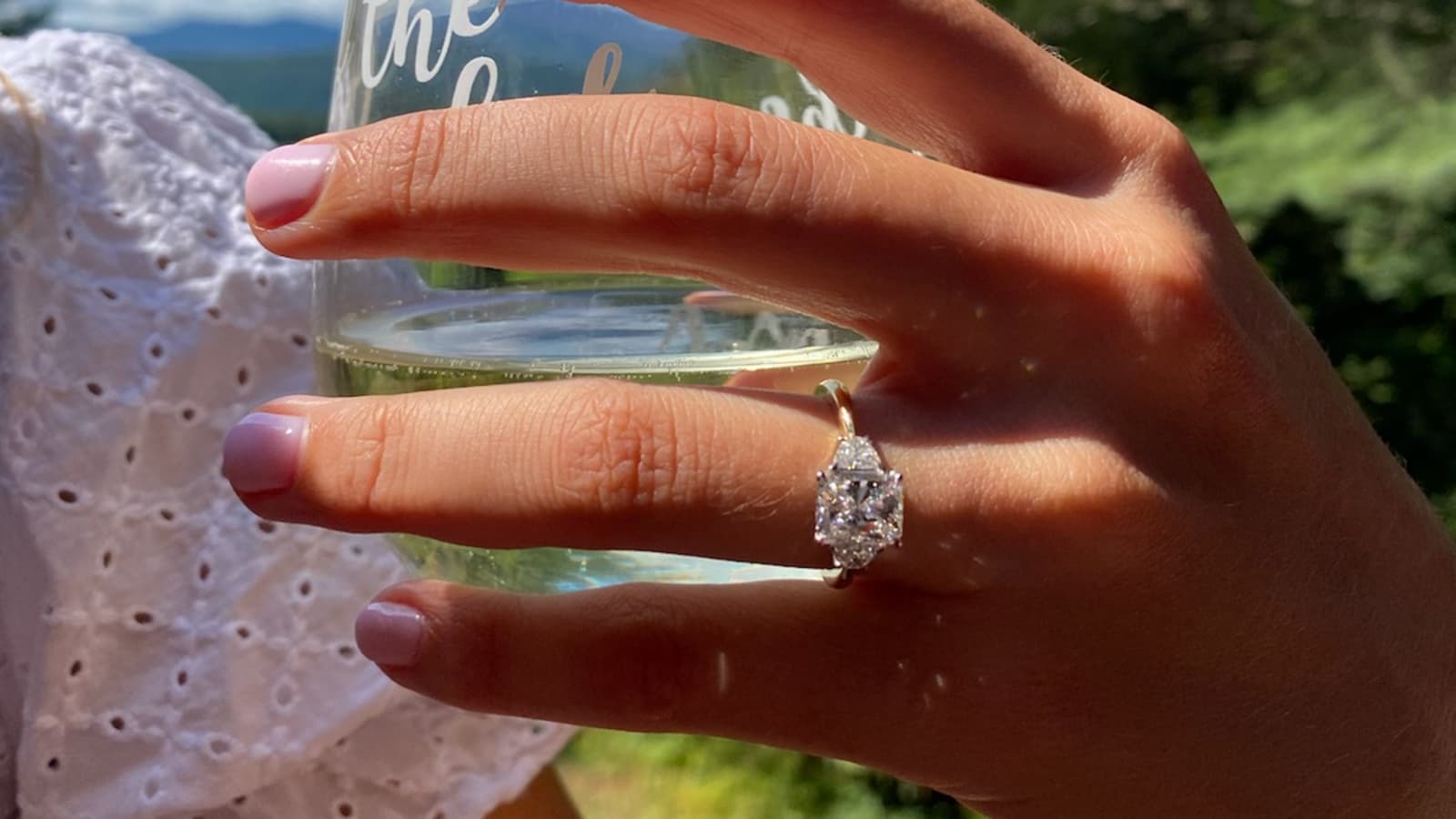 De Beers Turns Away From Lab-Grown Diamond Engagement Rings