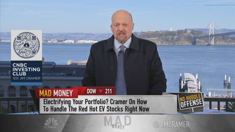 Jim Cramer's message to electric vehicle investors: Remember the lessons of dot-com bubble
