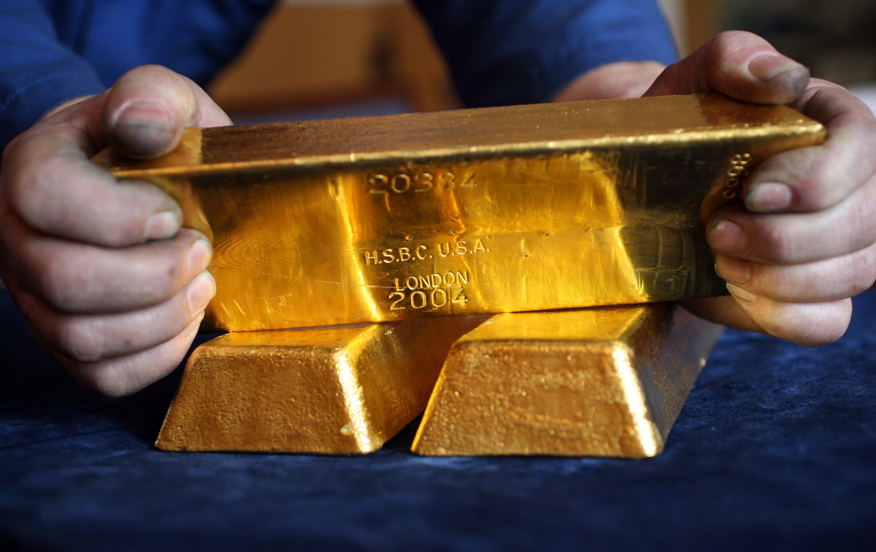 Investing in gold: Fat Prophets analyst says gold could test new highs