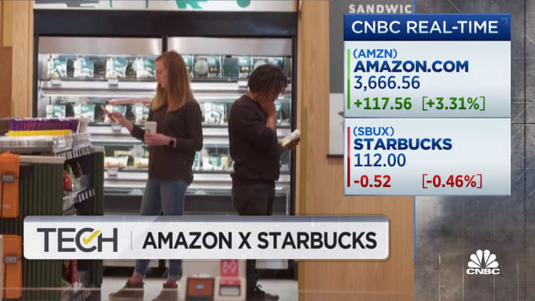 Amazon teams up with Starbucks for cashier-less pickup cafe