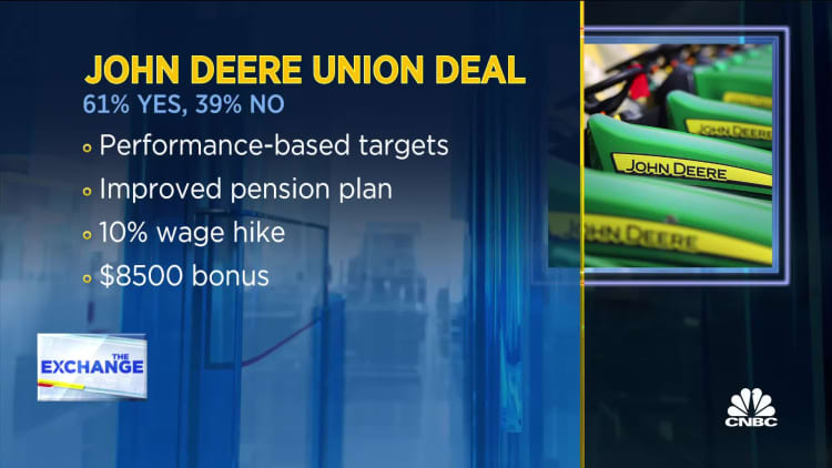 John Deere UAW workers reach deal with company