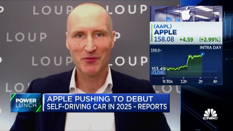 Watch CNBC's full interview with Loup Ventures' Gene Munster on a report on an Apple autonomous car