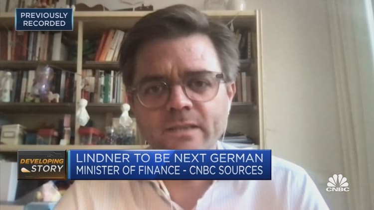 Don't expect any bold changes from Germany's new coalition, economist says