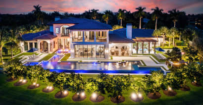 Tour this Florida mansion near the Everglades that's poised to break a sales record
