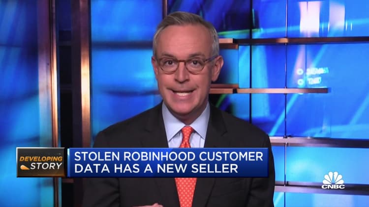 Stolen Robinhood customer data has a new seller