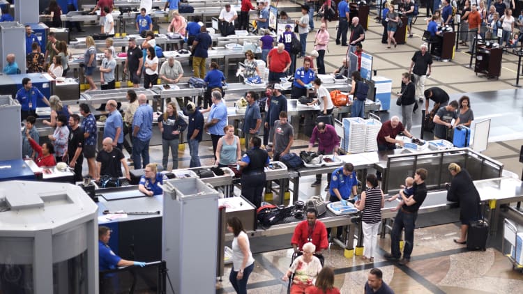 How the TSA and airlines are trying to speed up airport security
