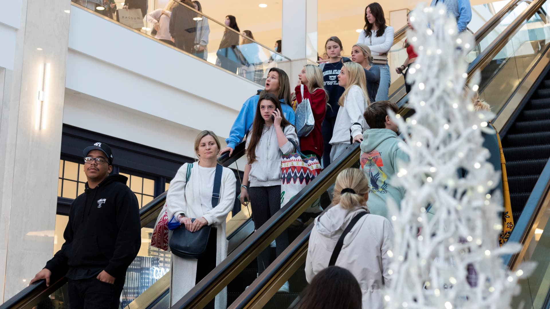 Holiday bargains will dent retail profits. How investors can avoid taking a beating
