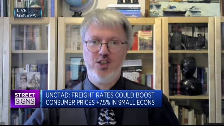 Logistics expert explains the crux of the supply chain bottlenecks