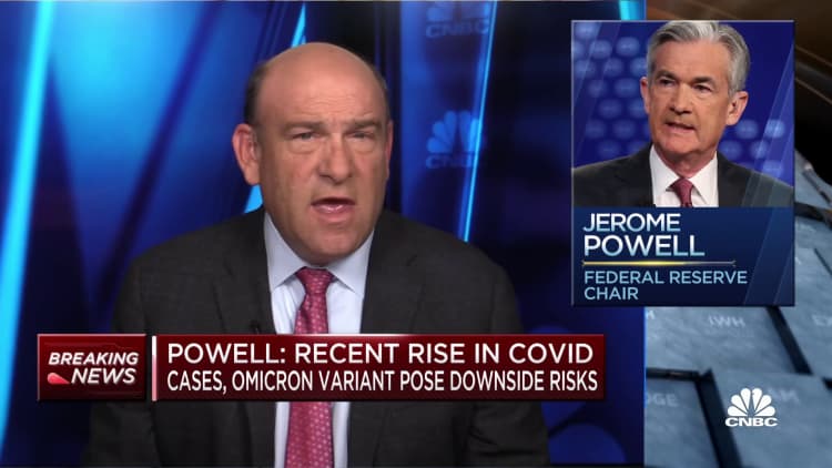 Powell: Omicron variant poses downside risks to economic growth and employment