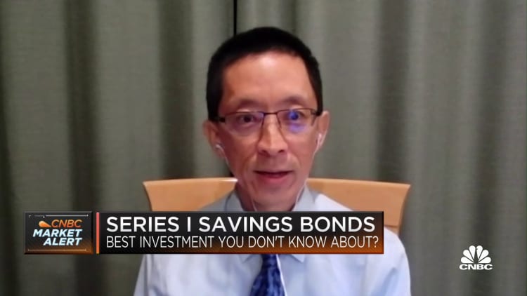 I bonds are a 'virtually risk-free' investment, says author John Lim
