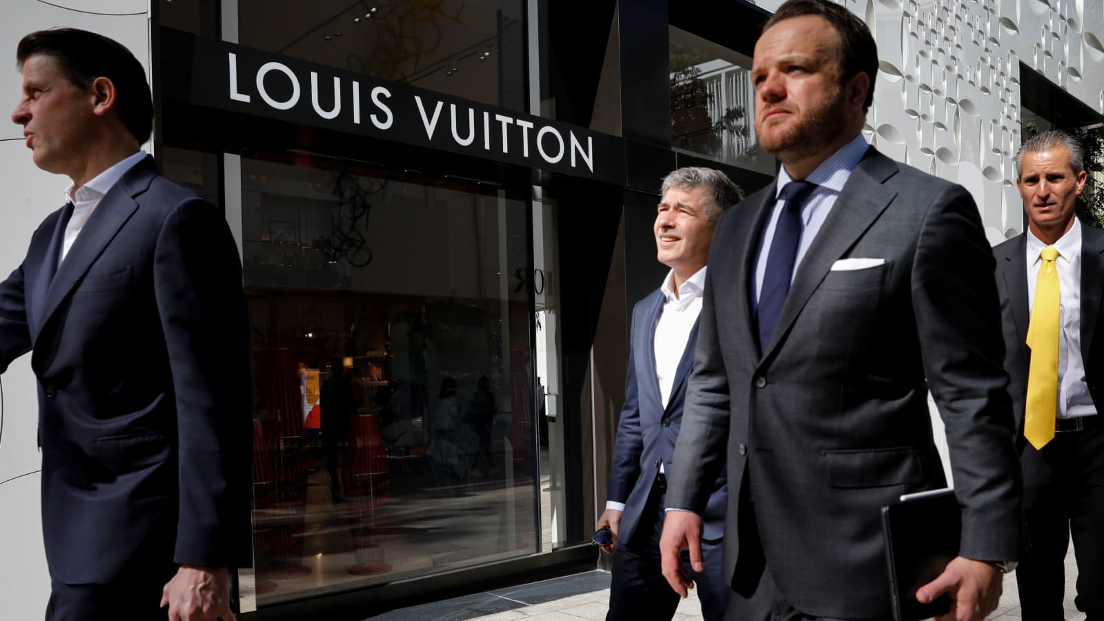 Lvmh Names Next Louis Vuitton Ceo
