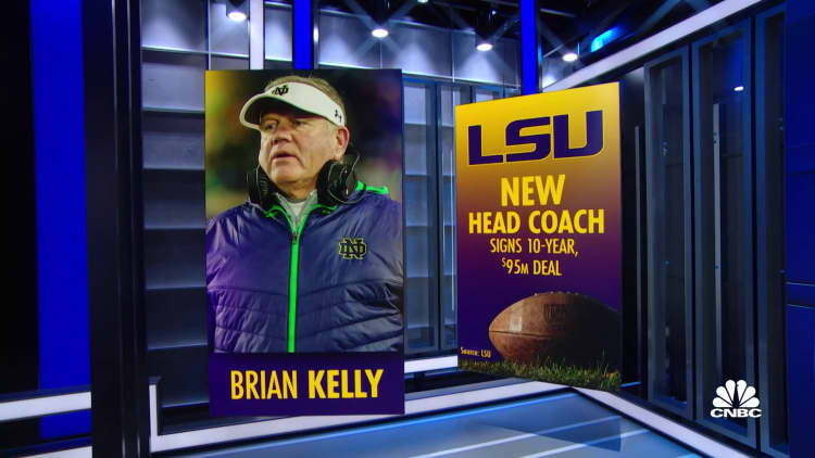 College football coaching carousel continues as Brian Kelly leaves Notre Dame for LSU