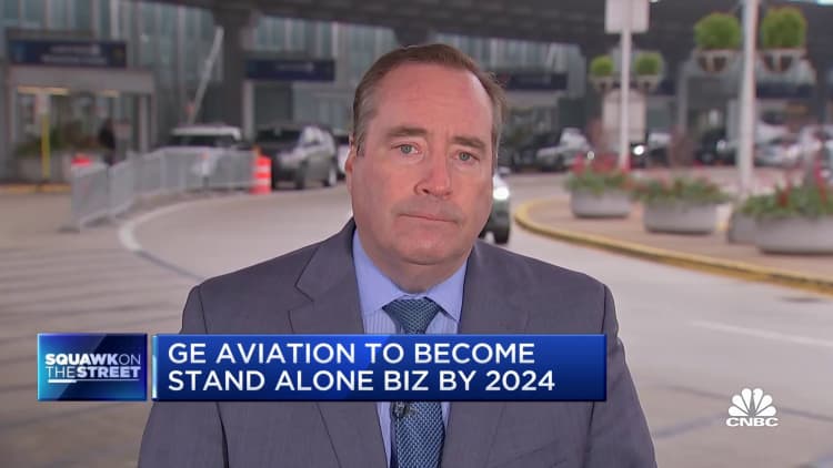 GE Aviation CEO: Airlines stick to travel predictions despite omicron variant