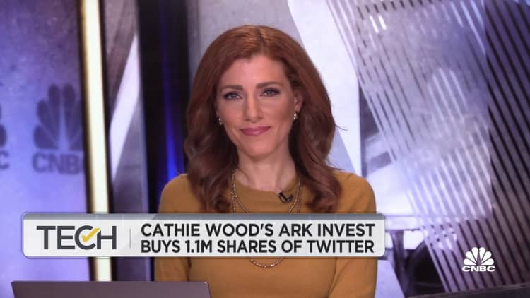 Cathie Wood purchases Twitter stock after Dorsey steps down as CEO