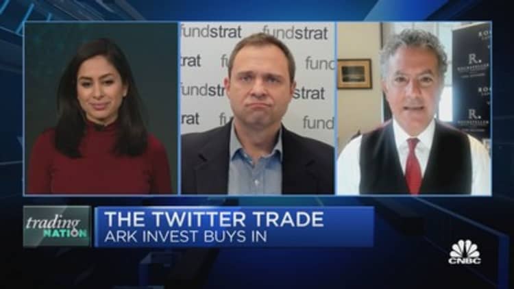 Trading Nation: These traders discuss social media's prevalance in society and respective stock moves