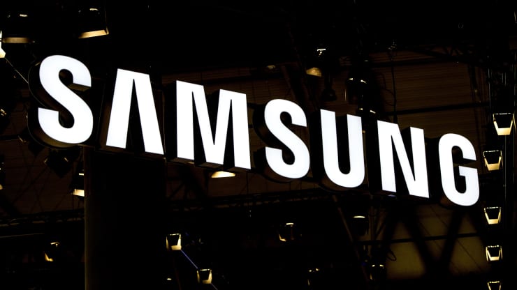 Samsung Electronics suspends shipments to Russia, will donate  million in aid