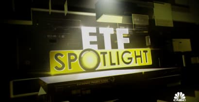 ETF Spotlight: Covid variants and travel restrictions weigh on airline stocks