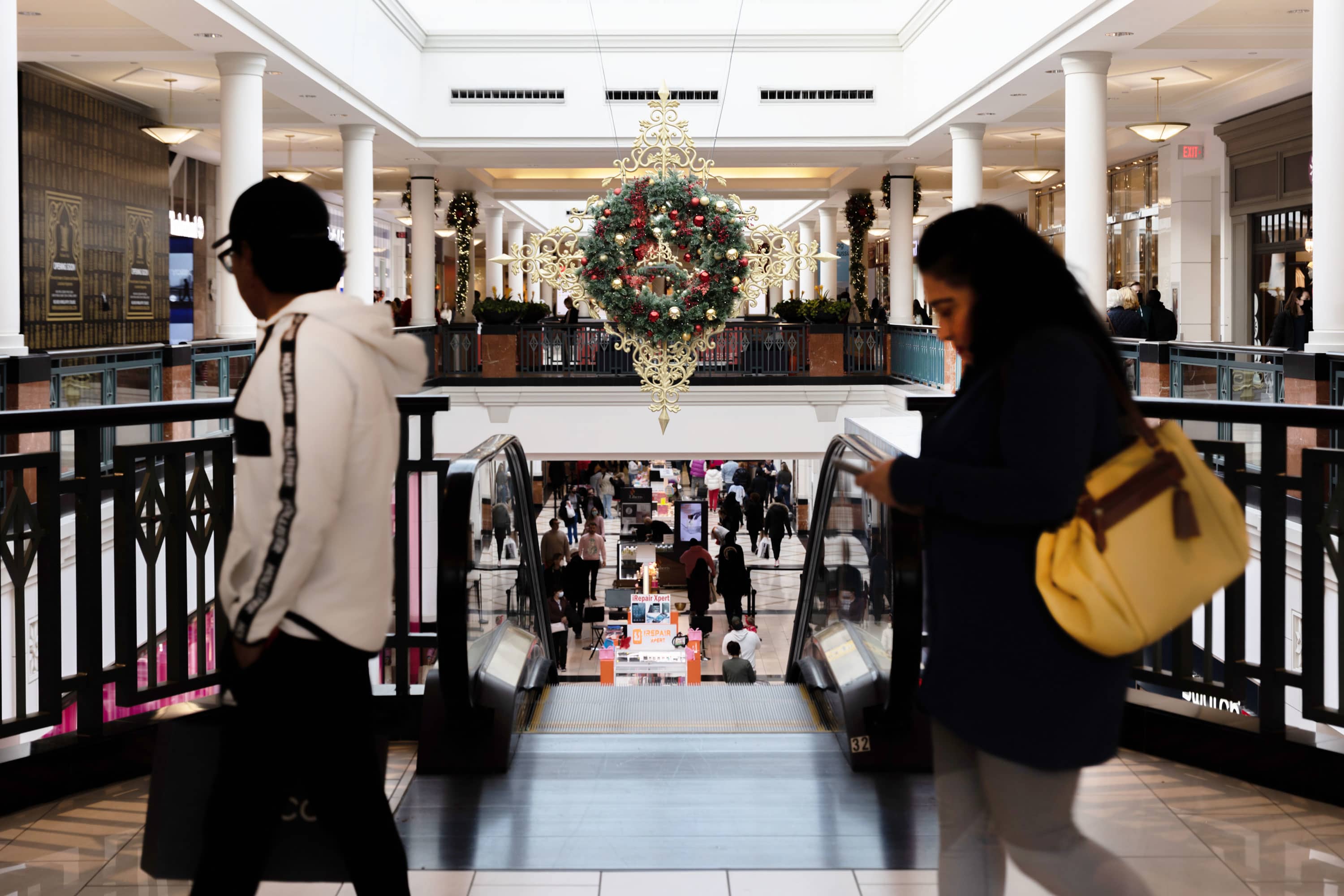 Holiday sales jumped 8.5%, Mastercard says, as shoppers shrug off higher prices