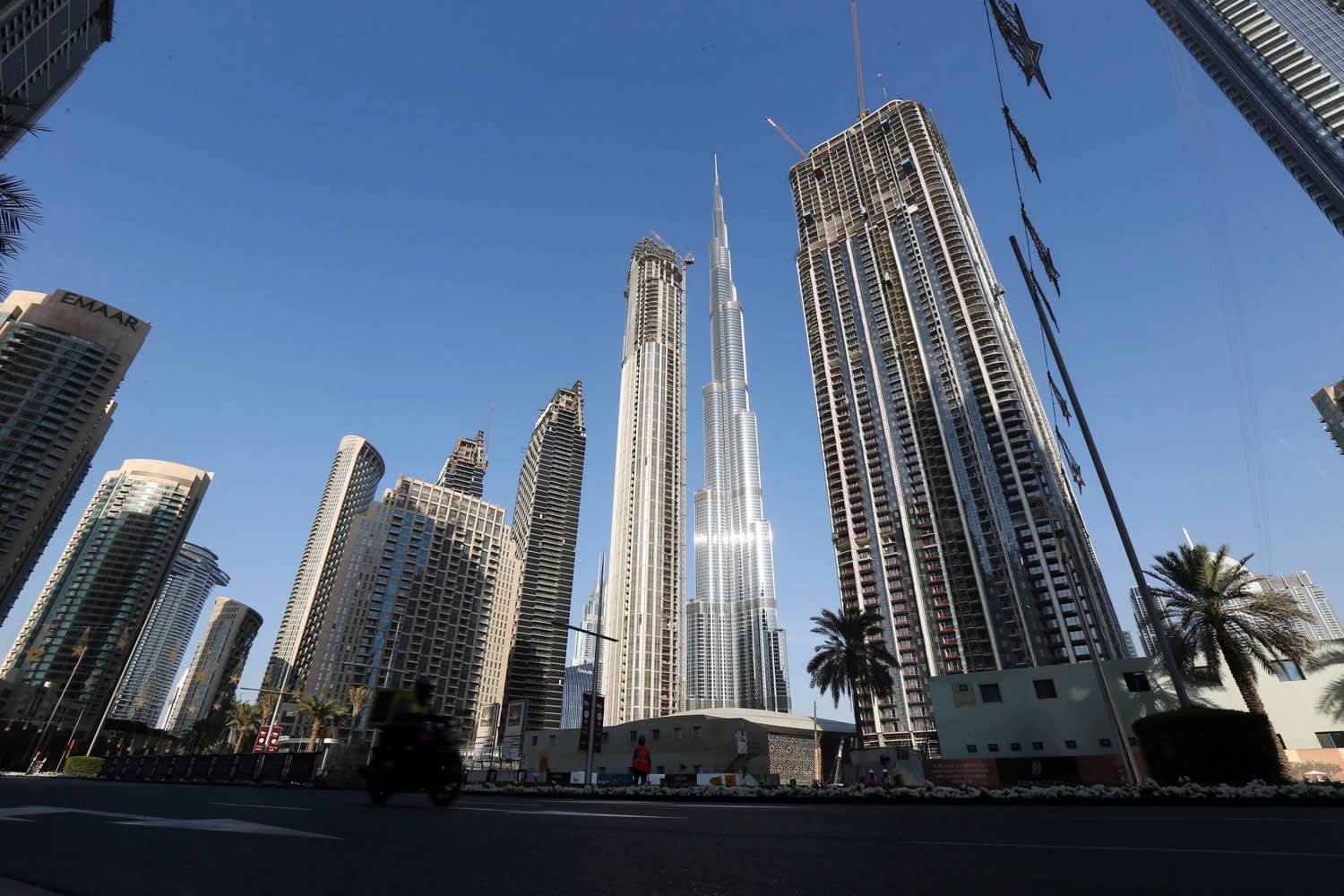 Gli Emirati Arabi Uniti impongono la prima imposta sulle società in assoluto, che inizierà nel 2023