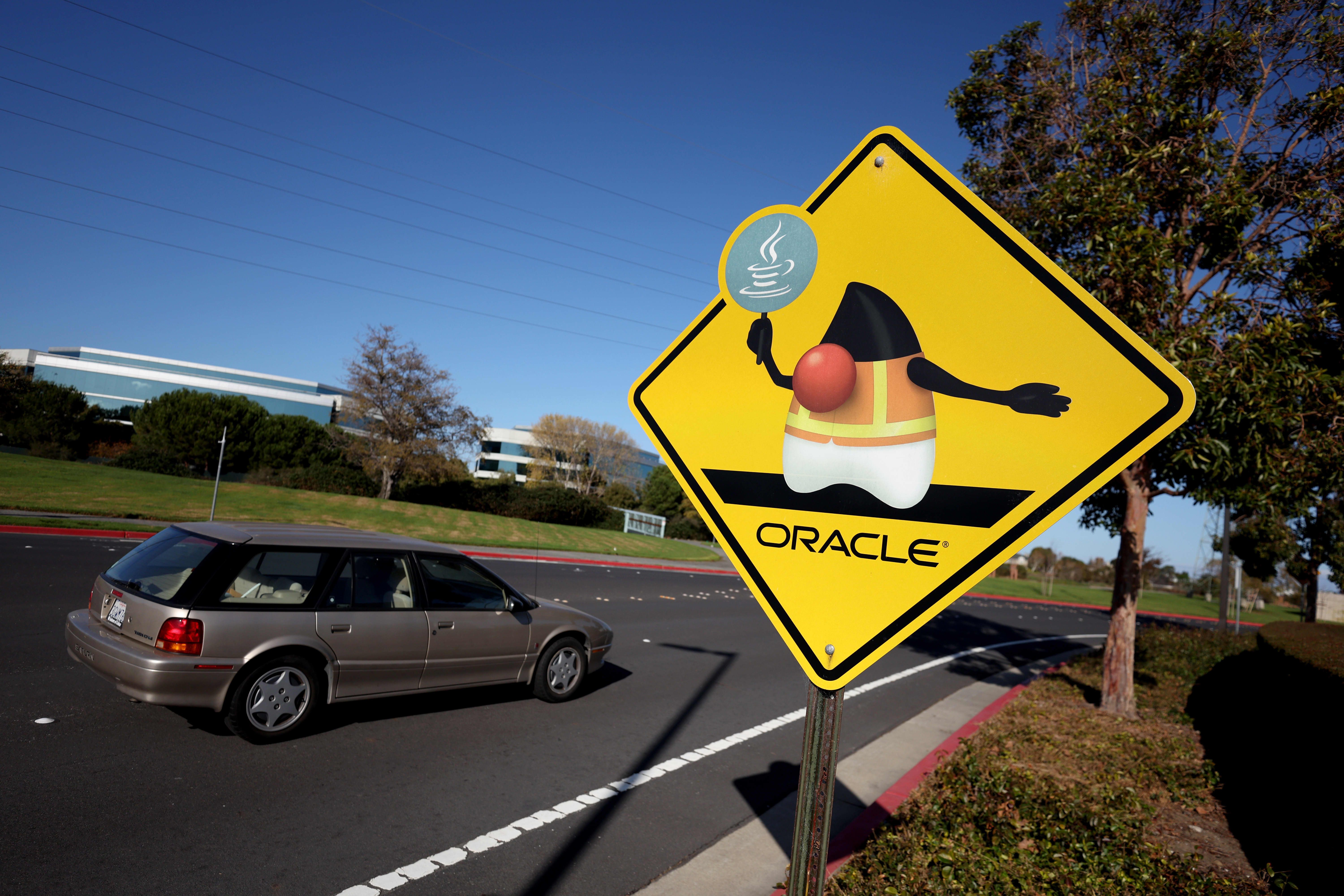 Oracle’s earnings report flashes warning sign for tech sector as equity investments take a hit