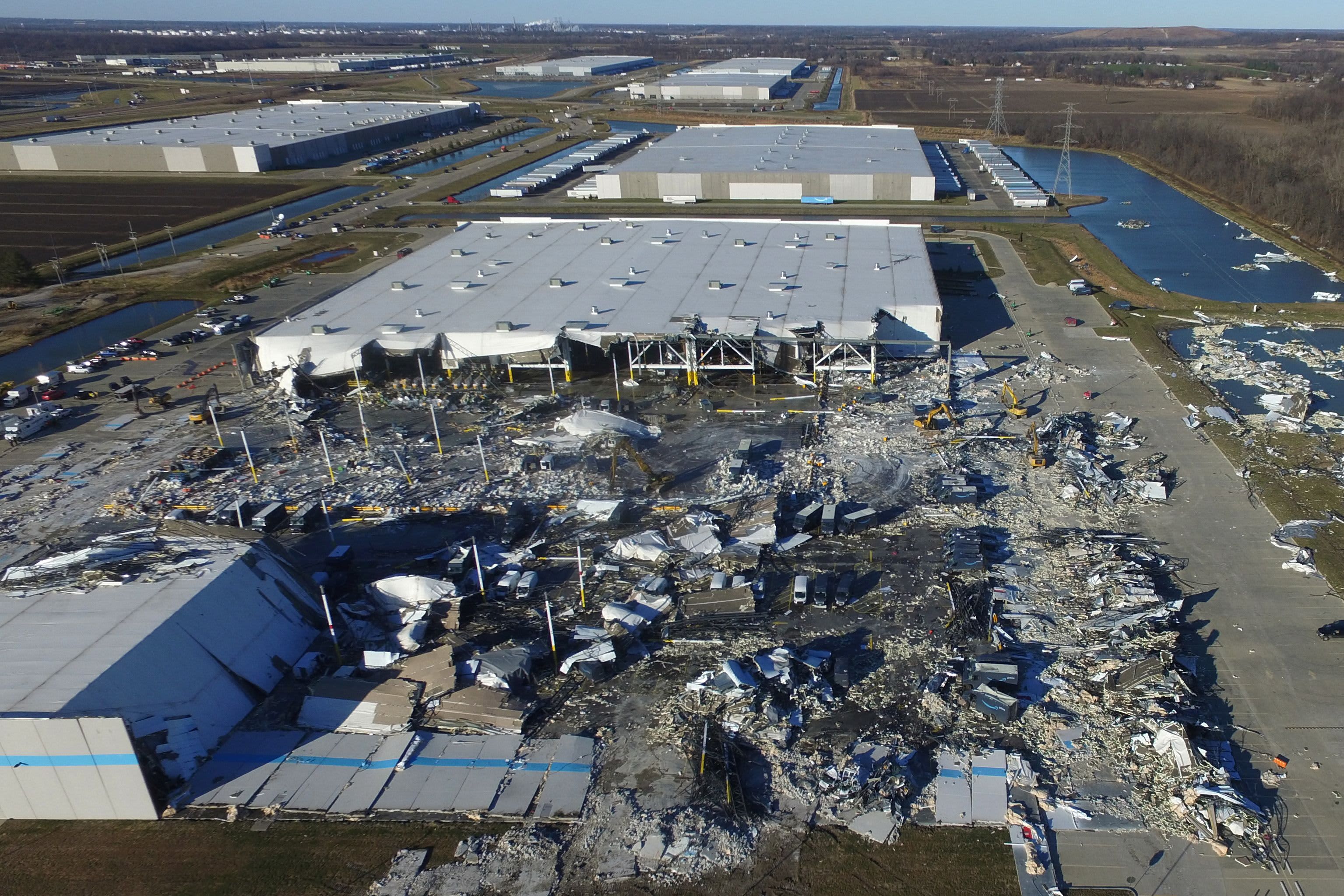 Amazon warehouse in Illinois hit by tornado, killing 6