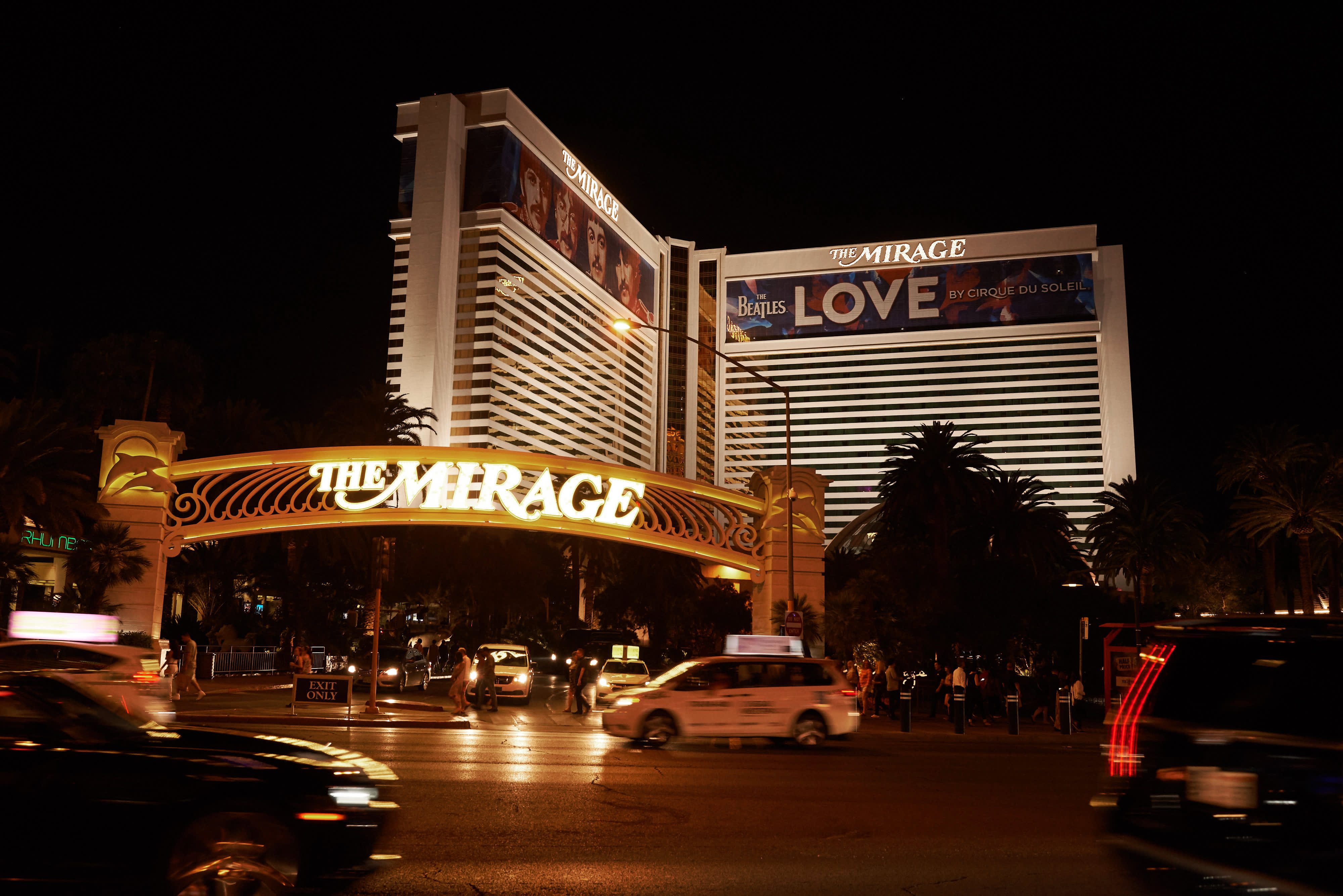 Truist upgrades MGM Resorts, says strong 2023 Las Vegas Strip calendar can boost stock more than 30%