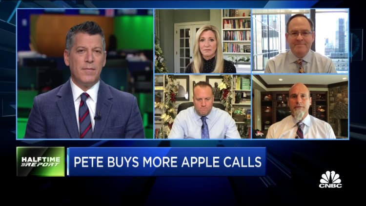 Why Pete Najarian is buying more Apple calls