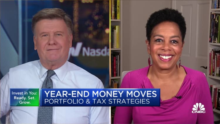 Smart money moves investors can make before the new year
