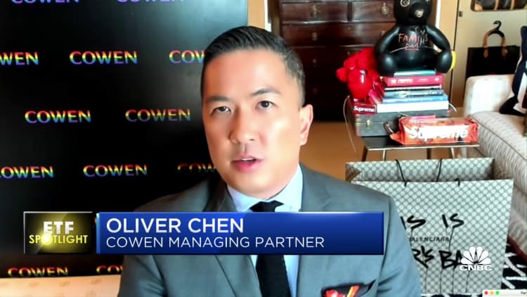 Retail stocks with pricing power are poised for growth, says Cowen's Oliver Chen