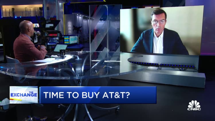 We see a path to strong cash flow generation for AT&T, says Morgan Stanley's Flannery