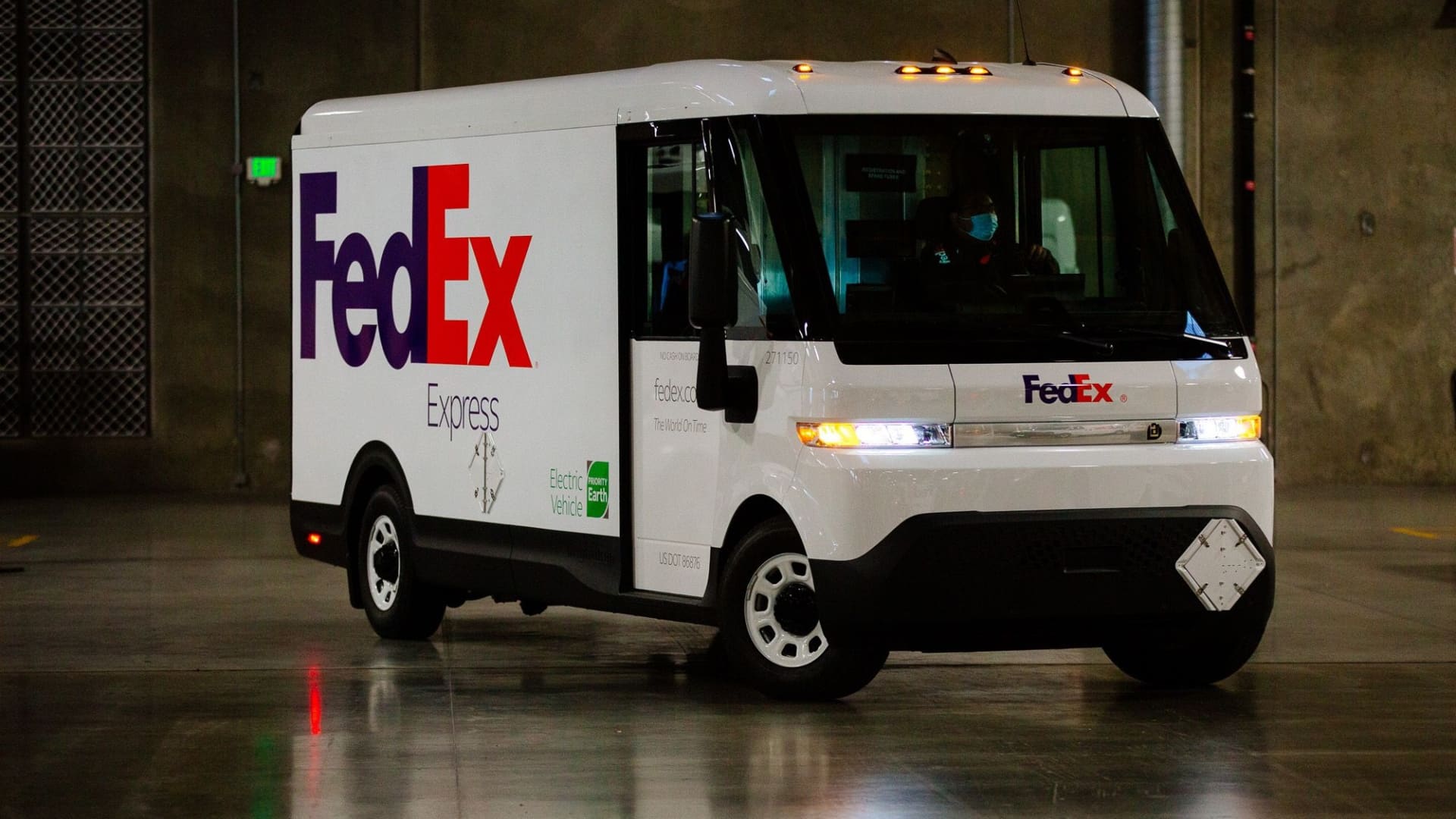 Credit Suisse says FedEx and UPS are cheap buys for the long term