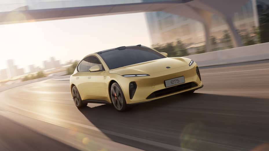 Nio's et5 electric sedan is set to begin deliveries in Sept. 2022.