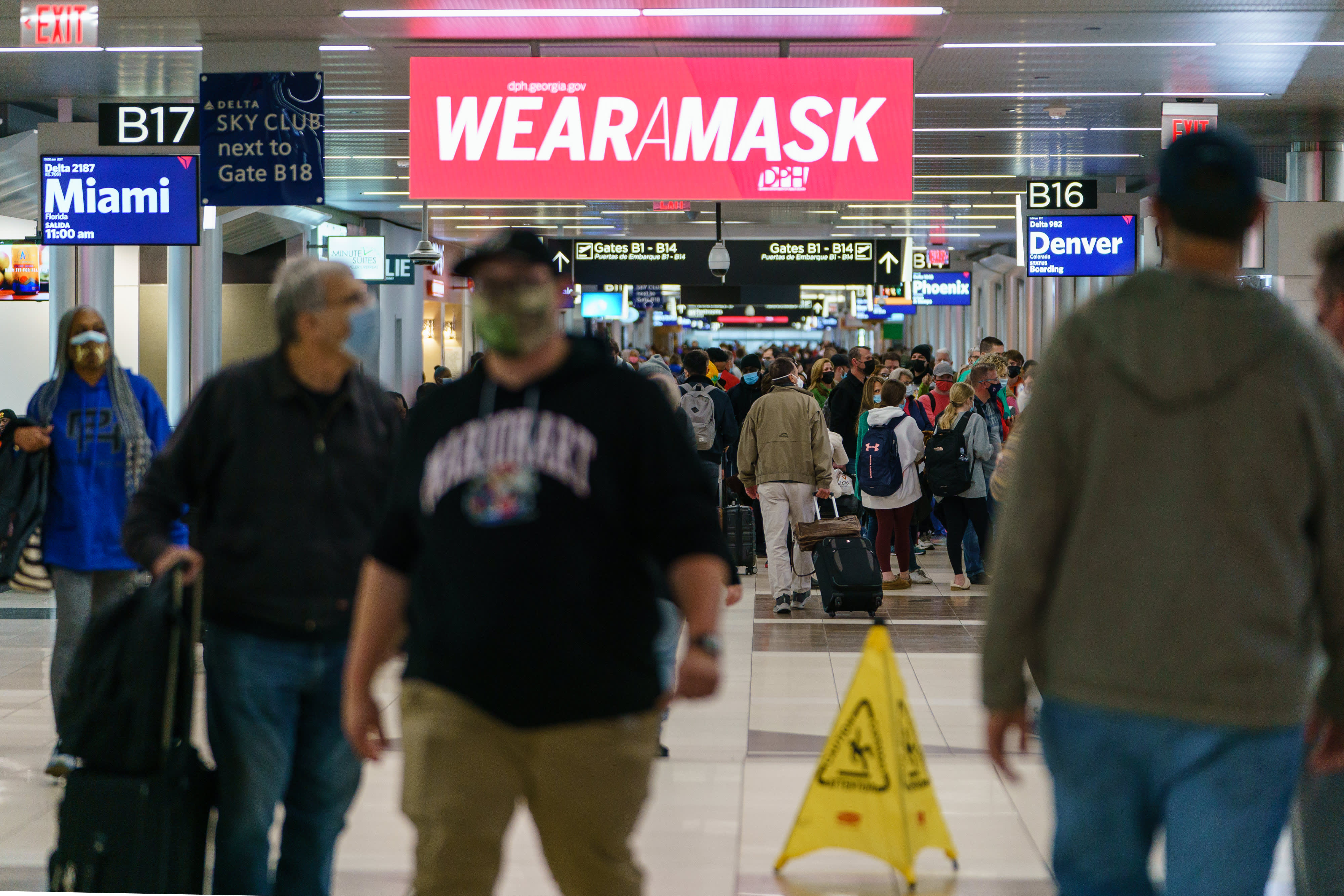 U.S. extends airplane mask mandate through April 18
