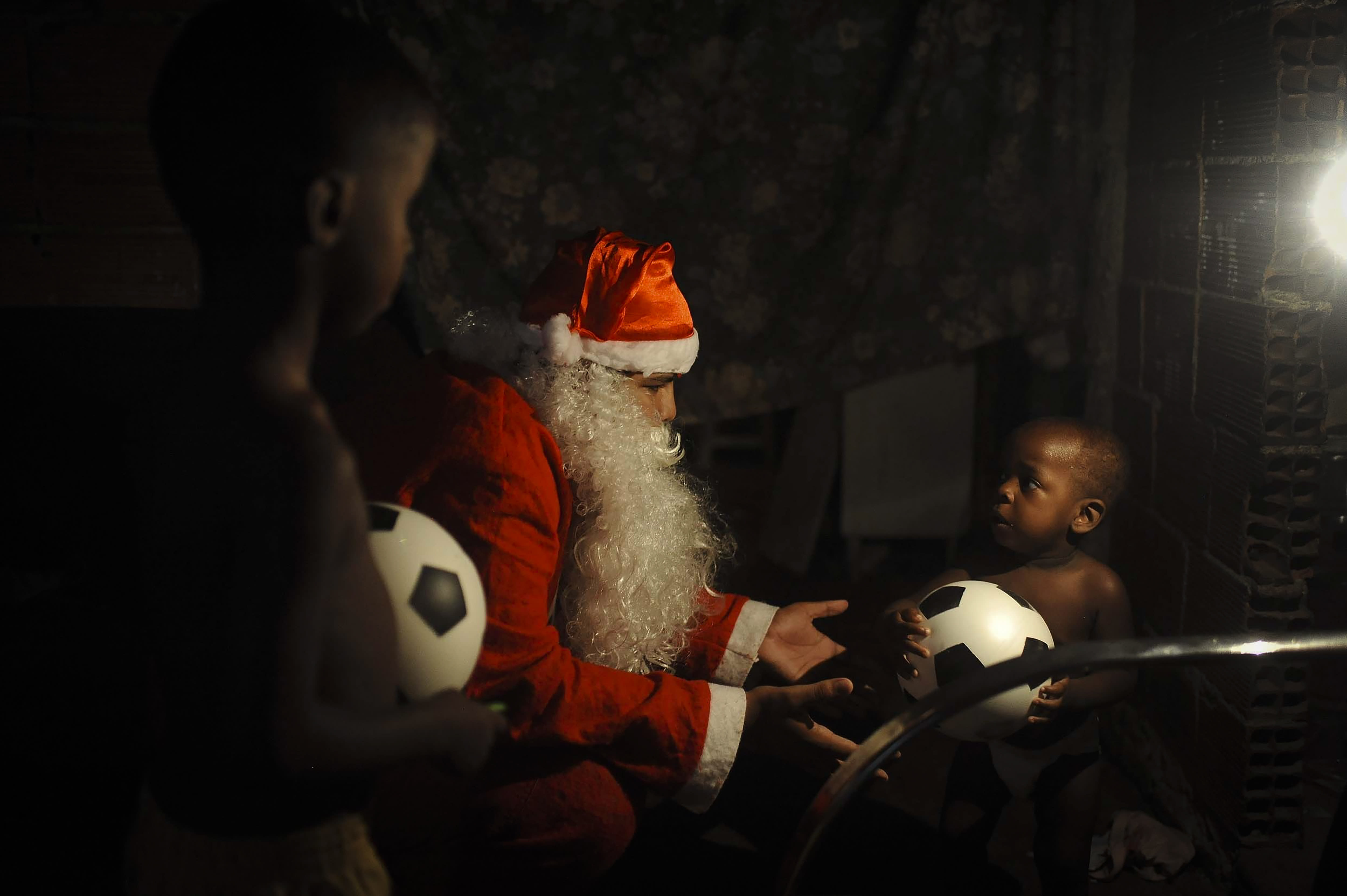 Photos of what Christmas looks like all over the world