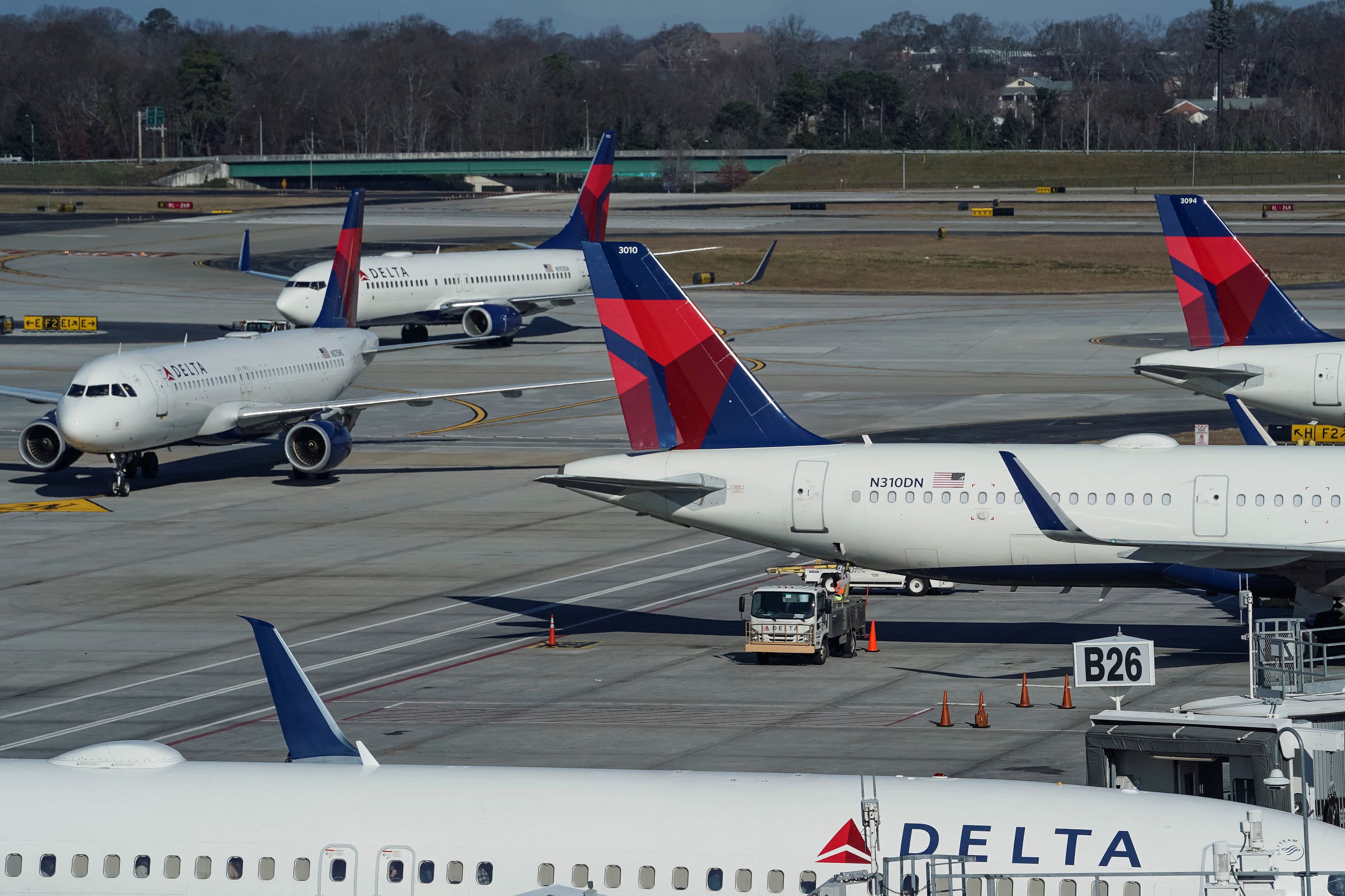 What Delta Air Lines predicts for business travel after omicron