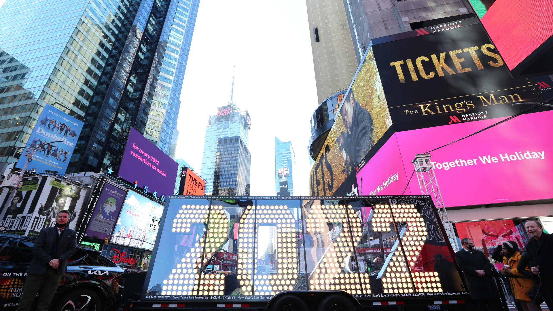 New Year's Eve numerals for 2022 arrive in New York's Times Square on Dec. 20, 2021.