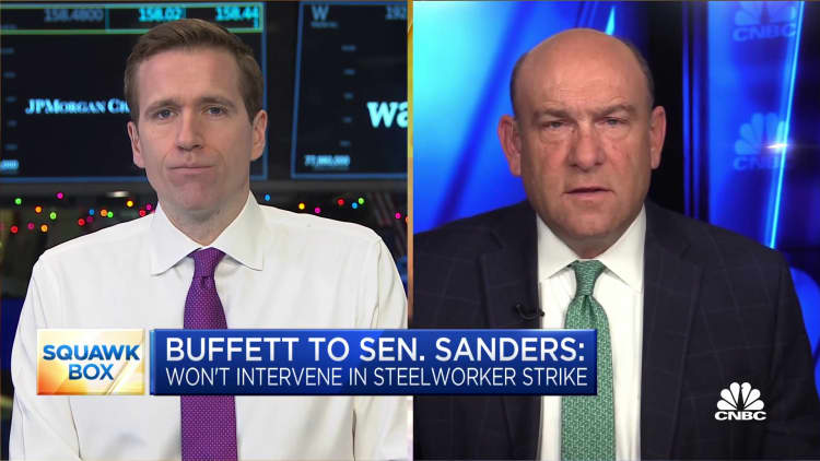 Buffet won't get involved in strike at Berkshire-owned company despite Sen. Sander's request