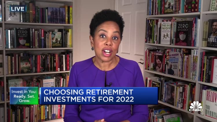 How to choose the right retirement investments for 2022